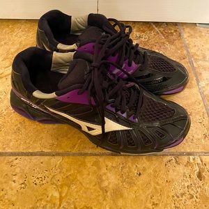 Mizuno wave tornado size 10 womens sneakers